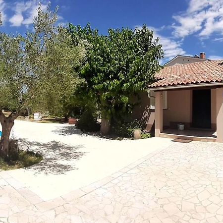Ferienhaus Aqua Mit Pool Jadreški エクステリア 写真