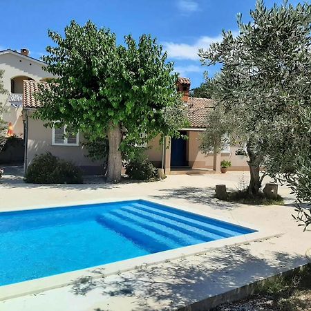 Ferienhaus Aqua Mit Pool Jadreški エクステリア 写真