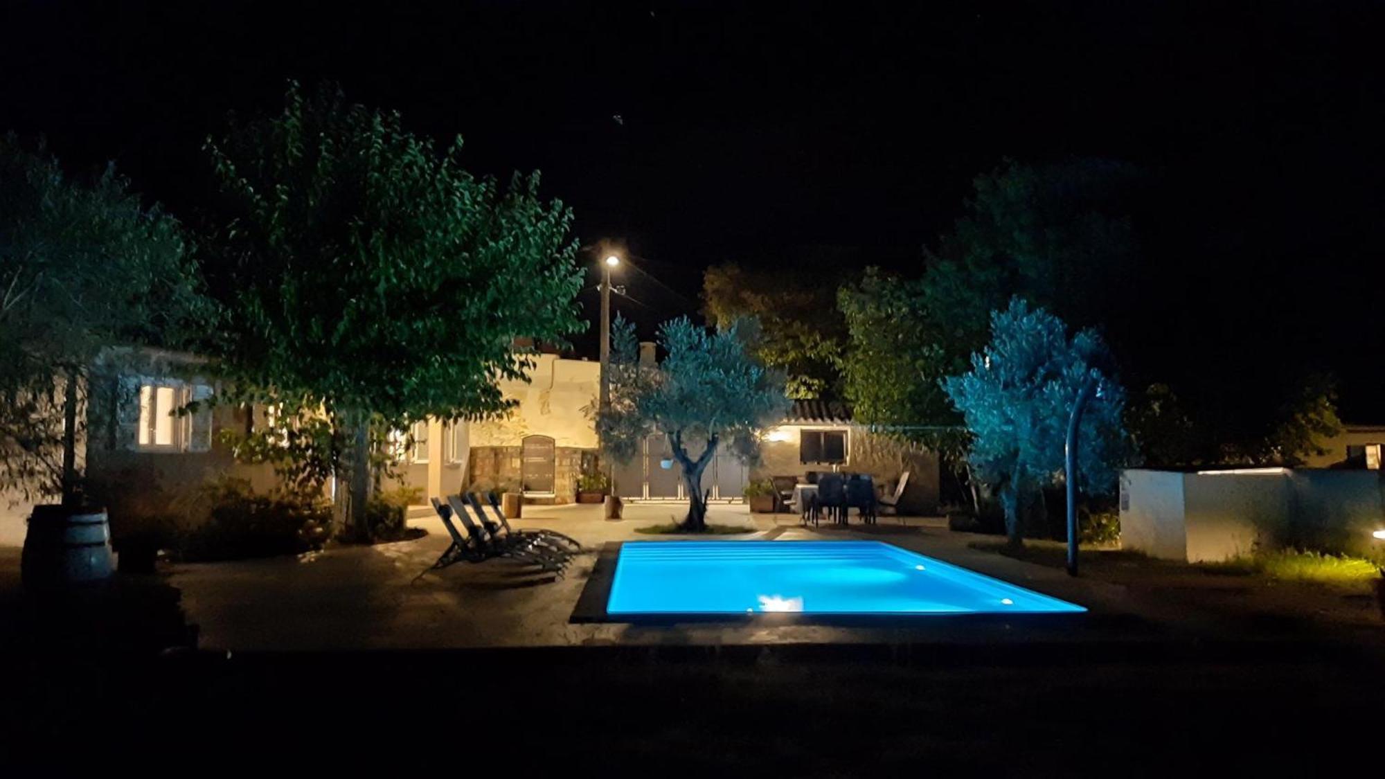 Ferienhaus Aqua Mit Pool Jadreški エクステリア 写真