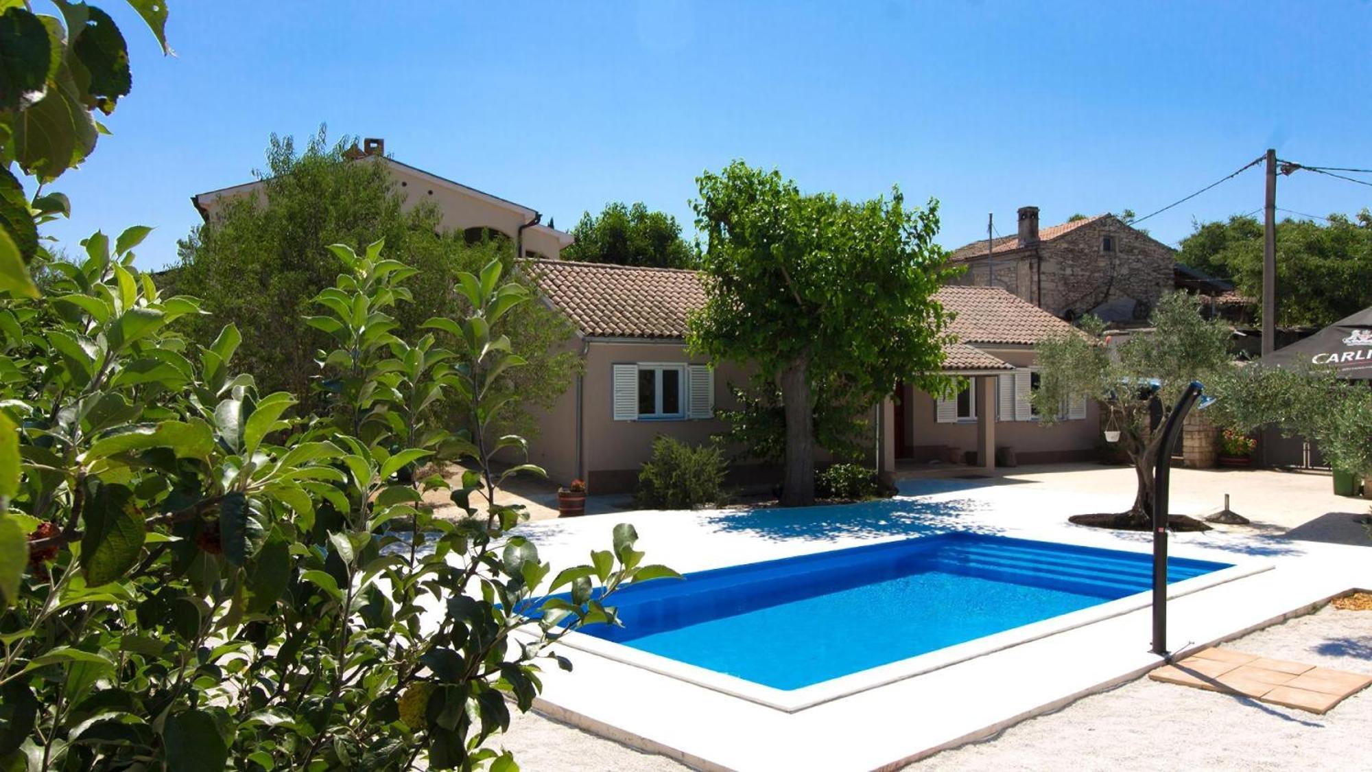Ferienhaus Aqua Mit Pool Jadreški エクステリア 写真