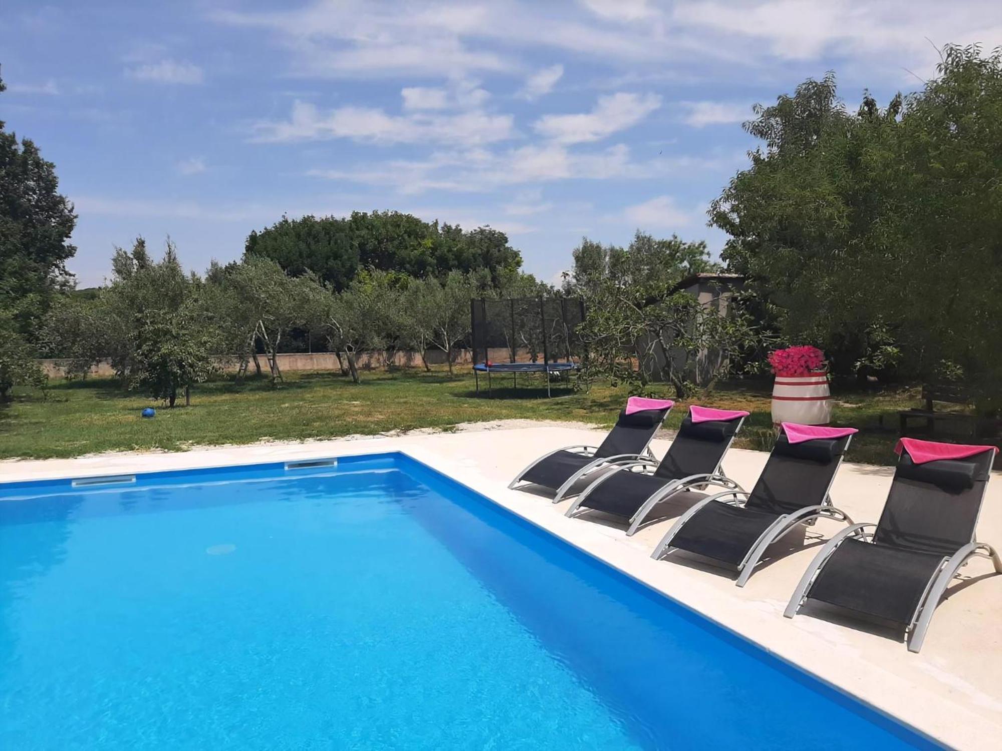 Ferienhaus Aqua Mit Pool Jadreški エクステリア 写真
