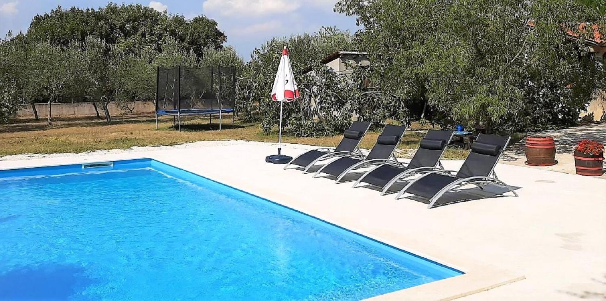 Ferienhaus Aqua Mit Pool Jadreški エクステリア 写真