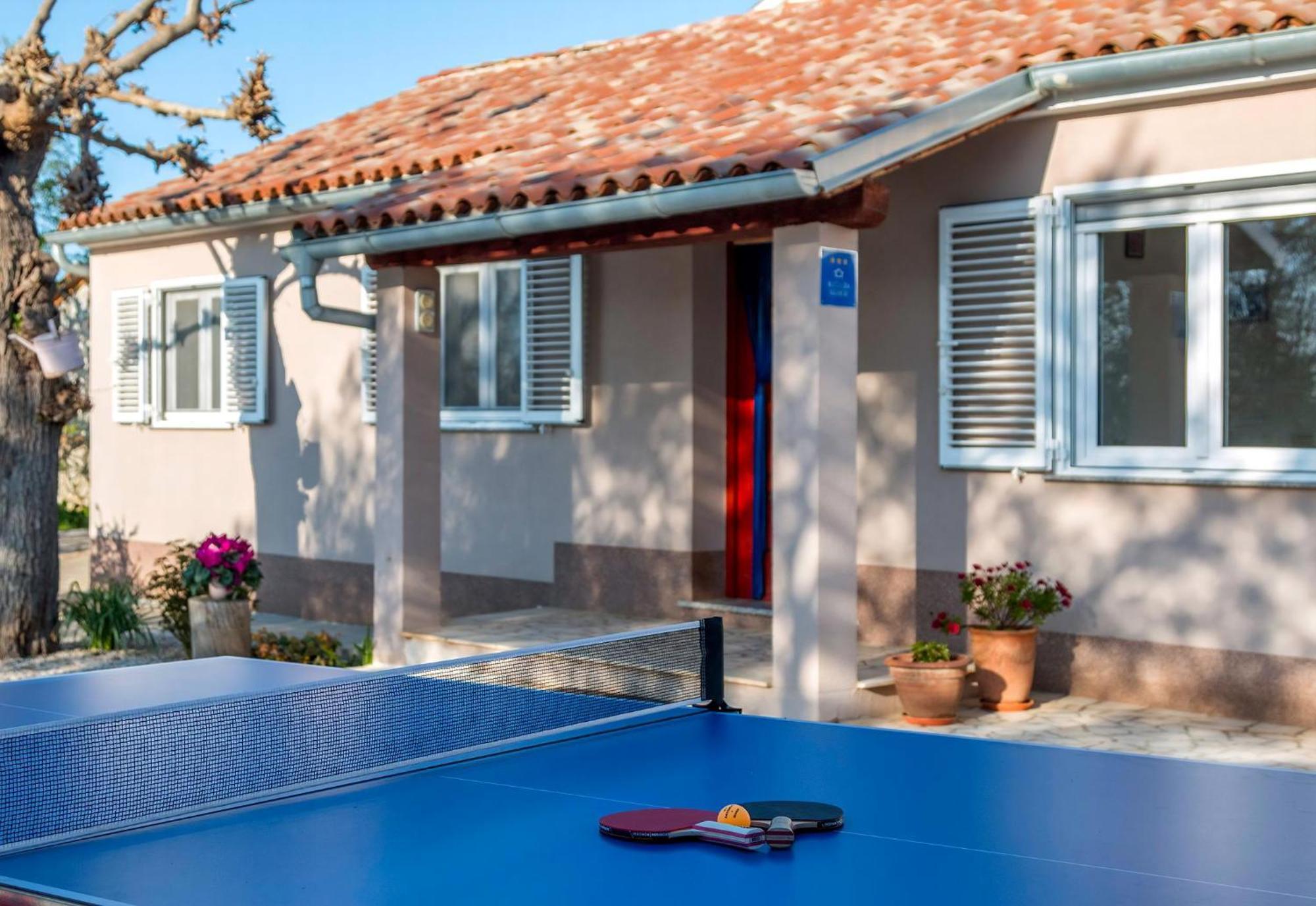 Ferienhaus Aqua Mit Pool Jadreški エクステリア 写真